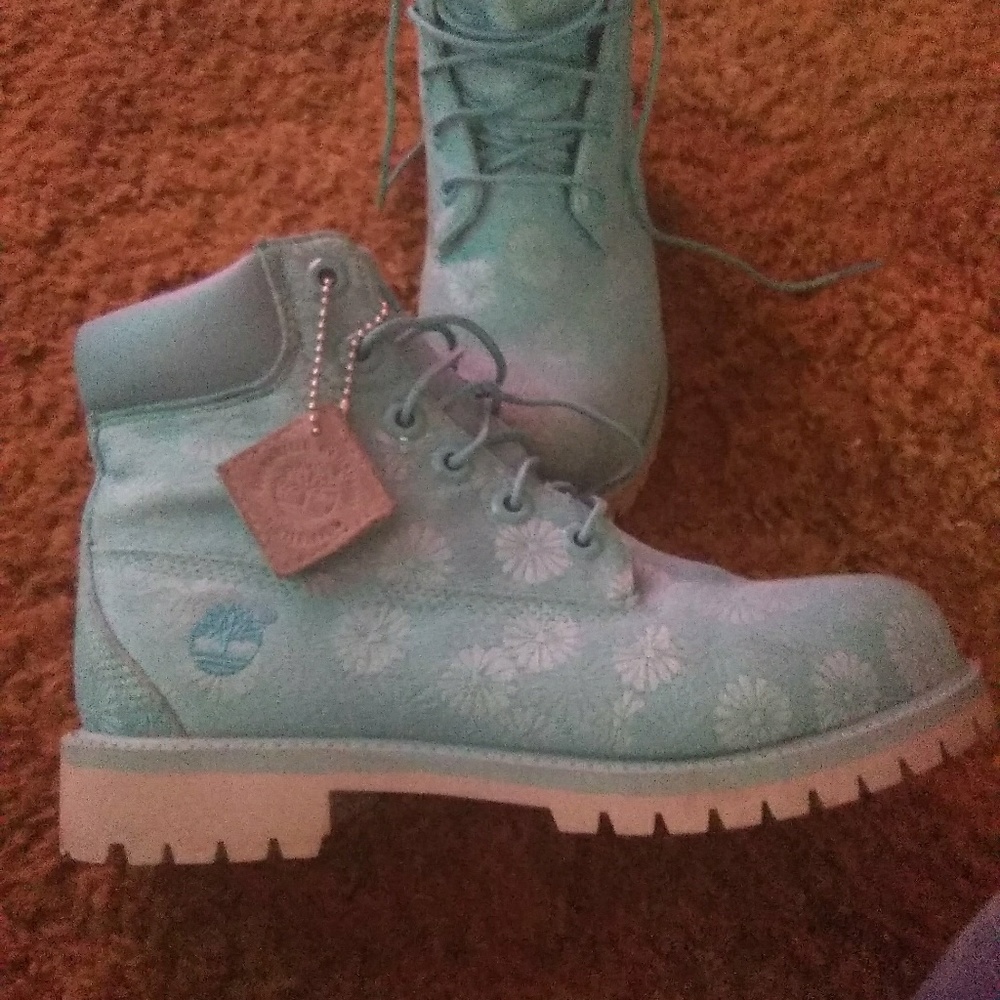 Shoes - Picture 8 of 8